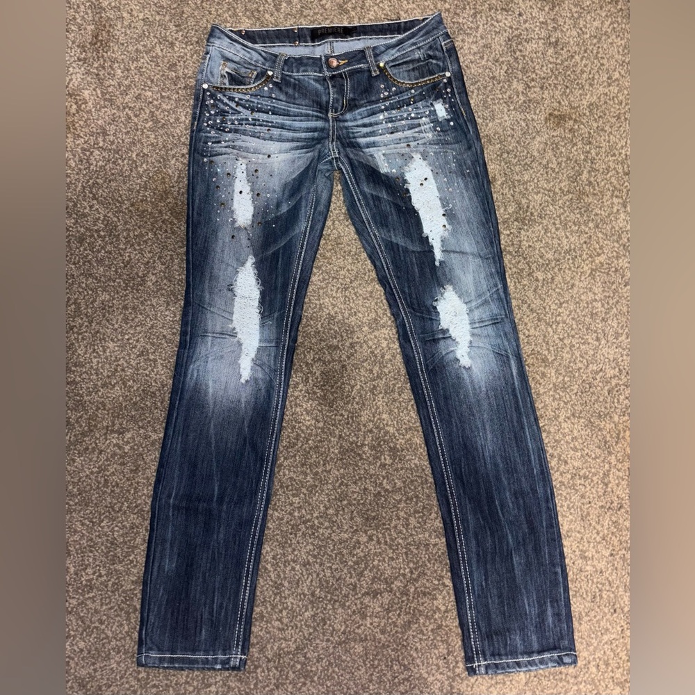 Premiere by Rue21 women’s size 5/6R Distressed Skinny Jeans with Stud Accents